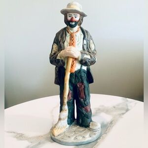 Emmet Kelly Jr. Vintage Collectable Figurine Clown sweeping with broom
